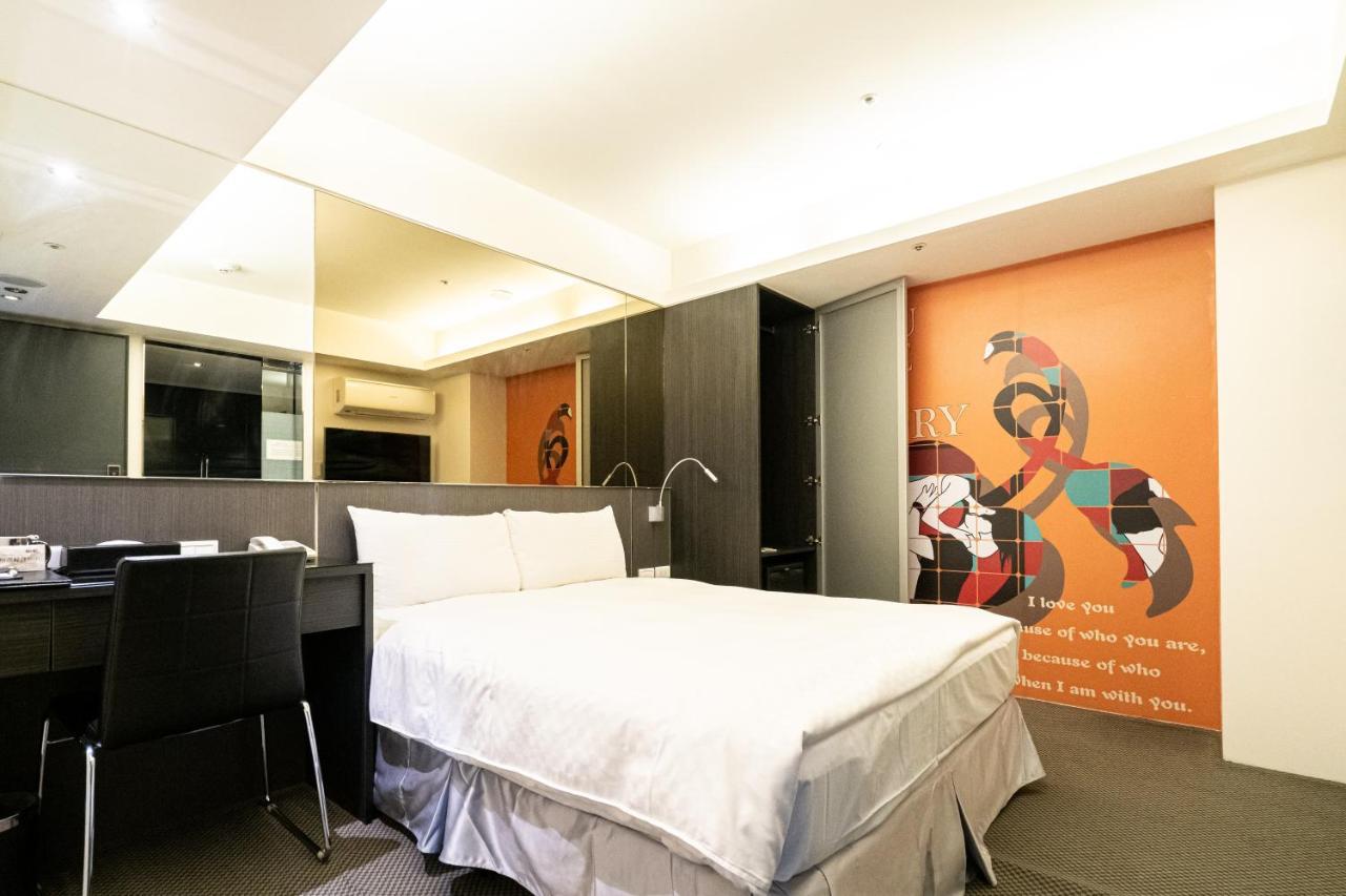 Hotels Here - Taipei Exterior photo