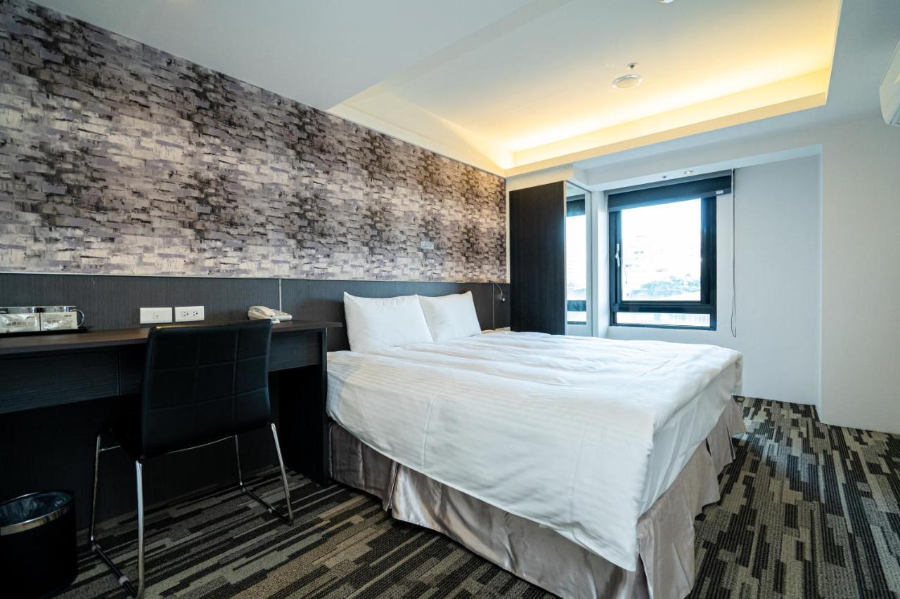 Hotels Here - Taipei Exterior photo